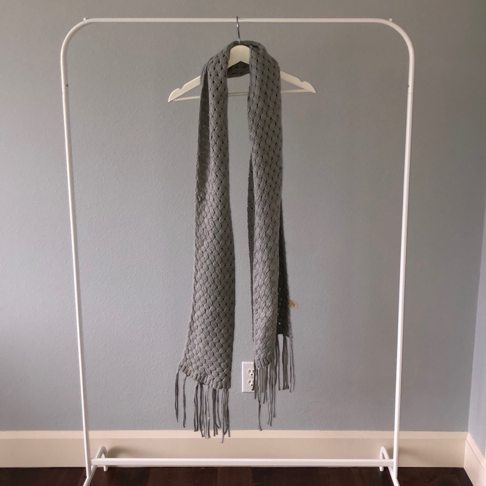 Cute scarf!